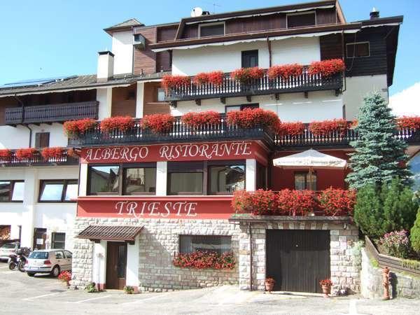 Albergo Trieste Tambre dʼAlpago Екстериор снимка