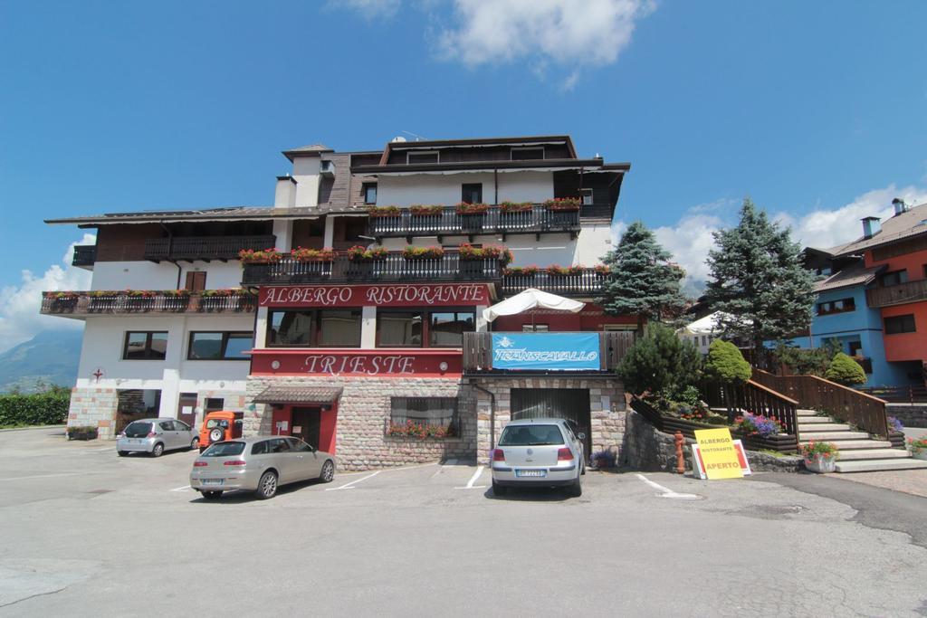 Albergo Trieste Tambre dʼAlpago Екстериор снимка